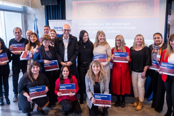 La provincia presentó el nuevo diseño curricular para la modalidad de educación para jóvenes y adultos
